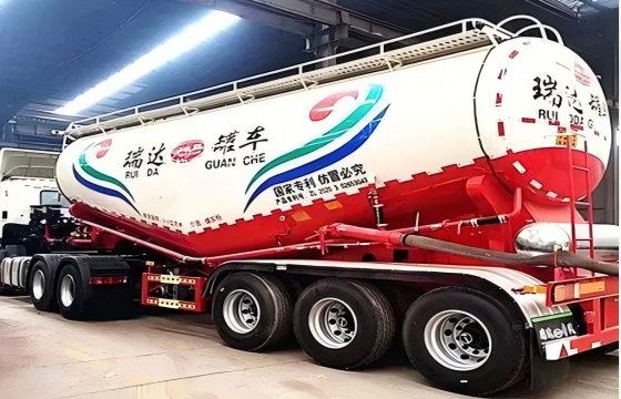 纯碱罐车.jpg